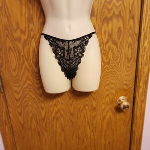 Victora Secret Chic Black Lace Panty Sz Med NWT